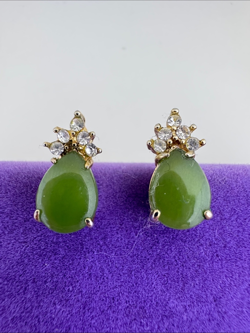 💛 Vintage Gold Plated Canadian Jade Teardrop Crystal Cluster Stud Earrings